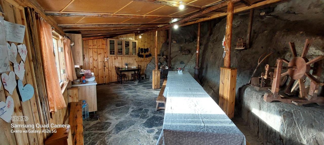 Guest House Tsasne Omalo Bagian luar foto