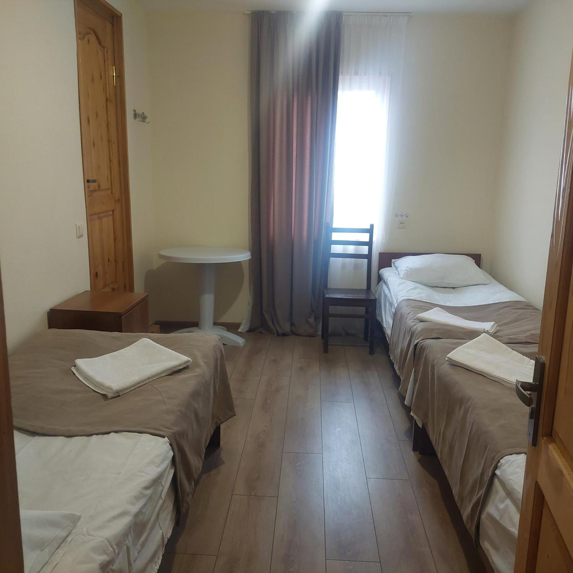 Guest House Tsasne Omalo Bagian luar foto